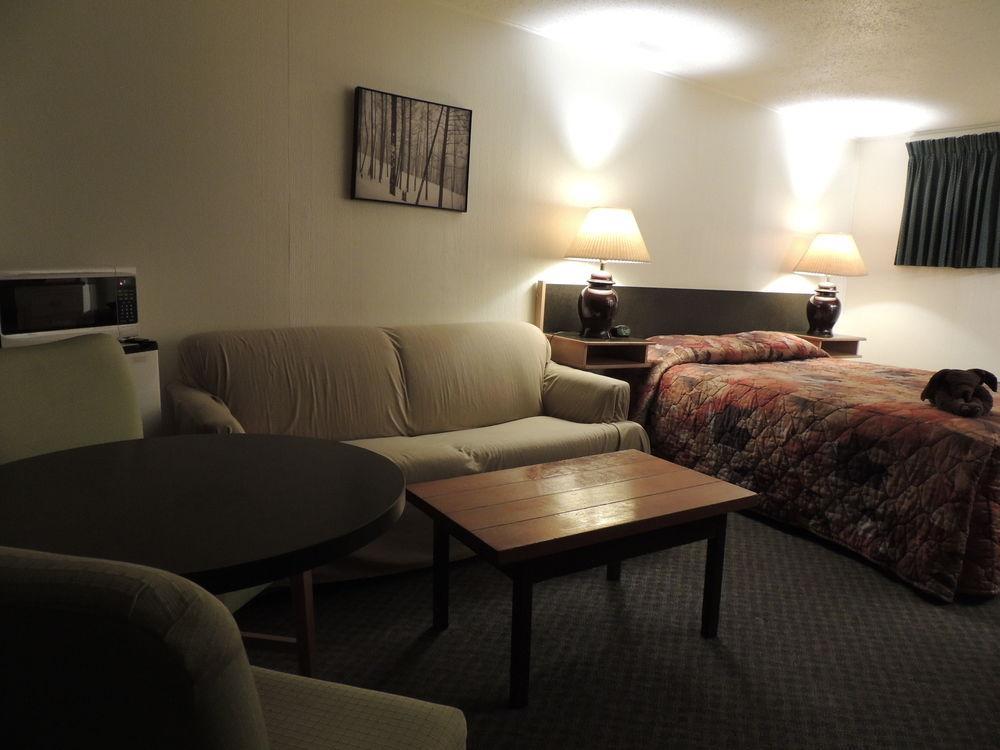 100 Mile Motel & Rv Park 100 Mile House 외부 사진