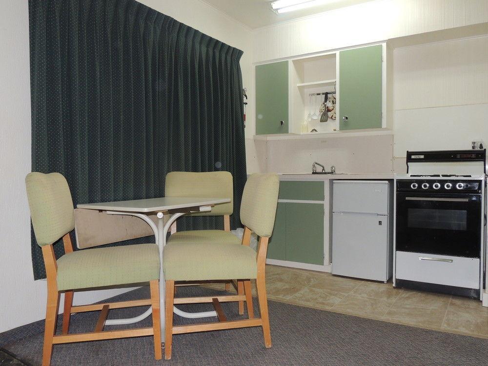 100 Mile Motel & Rv Park 100 Mile House 외부 사진