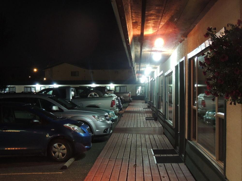 100 Mile Motel & Rv Park 100 Mile House 외부 사진