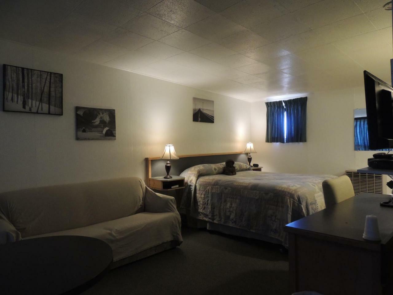 100 Mile Motel & Rv Park 100 Mile House 외부 사진