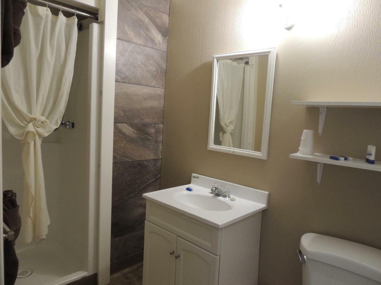 100 Mile Motel & Rv Park 100 Mile House 외부 사진