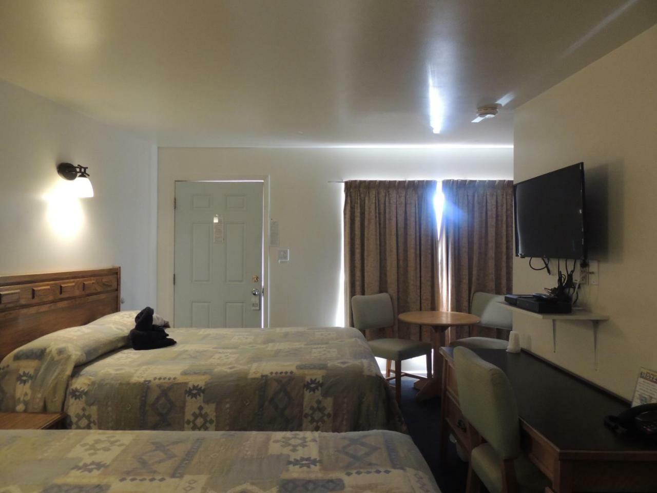 100 Mile Motel & Rv Park 100 Mile House 외부 사진