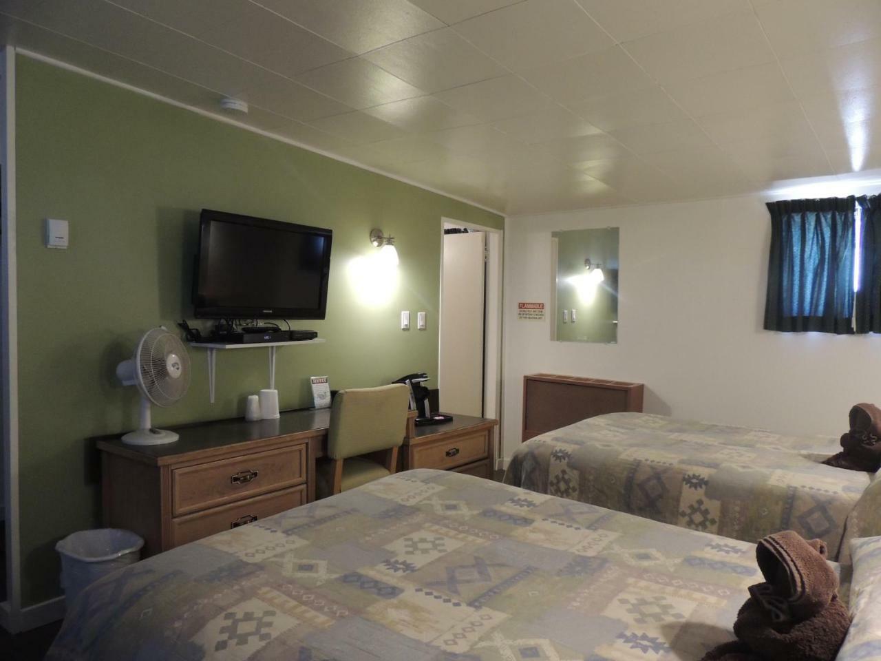 100 Mile Motel & Rv Park 100 Mile House 외부 사진